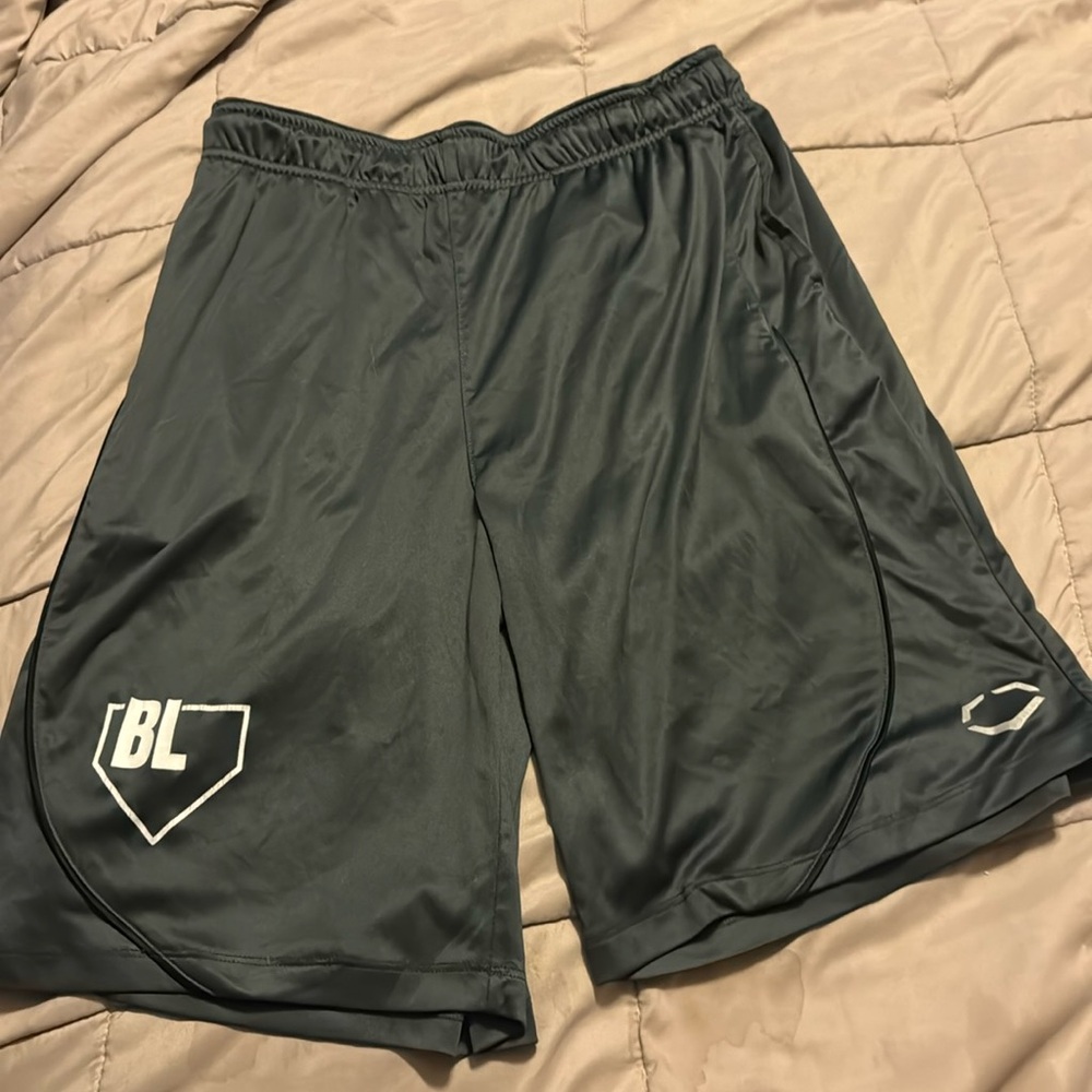 Men’s size medium evo shield baseball shorts!